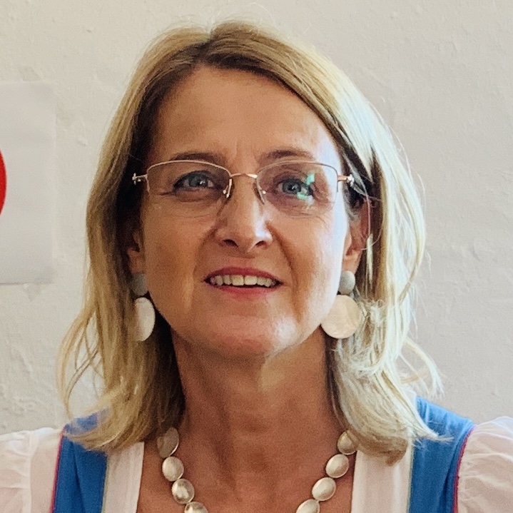  Karin Hochsteiner